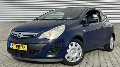 Blauw Gebruikt 2011 Opel Corsa Cosmo Hatchback | € 999 (Goede deal)