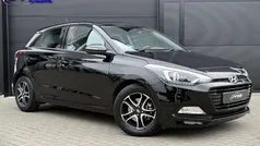 Zwart, metallic lak Gebruikt 2017 Hyundai i20 Comfort Hatchback | € 13.250 (Eerlijke prijs)