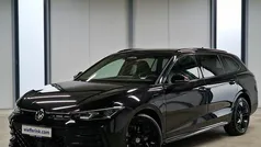 Zwart, metallic lak Nieuw 2025 VW Passat R-line Stationwagen | € 58.950 (Goede deal)