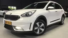 Wit, metallic lak Gebruikt 2019 Kia Niro Comfort SUV | € 18.999 (Eerlijke prijs)
