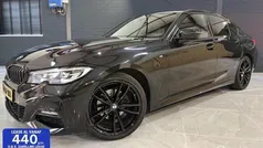 Zwart Gebruikt 2019 BMW 320 Executive Sedan | € 27.450 (Eerlijke prijs)
