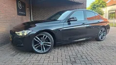 Zwart Gebruikt 2018 BMW 320 Executive Sedan | € 21.840 (Eerlijke prijs)