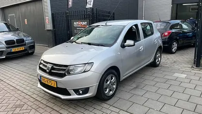 Grijs Occasion 2015 Dacia Sandero Anniversary Hatchback | € 5.999 (Eerlijke prijs)