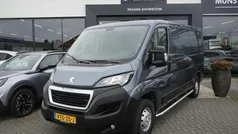 Grijs Gebruikt 2023 Peugeot Boxer Premium Van | € 18.450 (Eerlijke prijs)