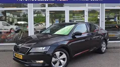 Zwart Gebruikt 2017 Skoda Superb Business Line Hatchback | € 16.900 (Goede deal)