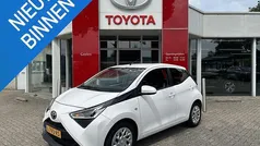 Wit Gebruikt 2021 Toyota Aygo X-play Hatchback | € 11.945 (Eerlijke prijs)