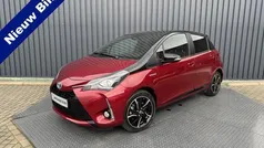 Rood, metallic lak Gebruikt 2018 Toyota Yaris Plus Hatchback | € 17.950 (Eerlijke prijs)