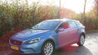 Gebruikt 2016 Volvo V40 Momentum Hatchback | € 14.950 (Eerlijke prijs)