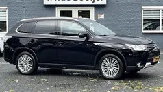 Zwart Gebruikt 2015 Mitsubishi Outlander Edition SUV | € 15.900 (Eerlijke prijs)