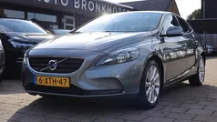 Grijs Gebruikt 2014 Volvo V40 Momentum Stationwagen | € 13.950 (Eerlijke prijs)