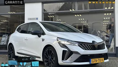 Wit Gebruikt 2024 Renault Clio V Esprit Alpine Hatchback | € 24.645 (Eerlijke prijs)