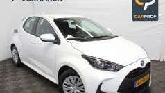 Wit Gebruikt 2021 Toyota Yaris Hybrid Active Hatchback | € 18.290 (Eerlijke prijs)