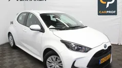 Wit Gebruikt 2021 Toyota Yaris Hybrid Active Hatchback | € 18.290 (Eerlijke prijs)