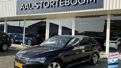 Zwart Occasion 2022 Skoda Superb Business Line Stationwagen | € 24.495 (Eerlijke prijs)