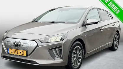 Grijs Occasion 2019 Hyundai Ioniq Premium Hatchback | € 12.400 (Eerlijke prijs)