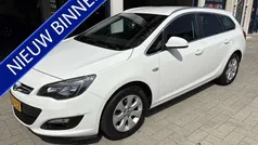 Wit Gebruikt 2014 Opel Astra Business Stationwagen | € 7.399 (Eerlijke prijs)