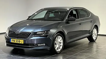 Gebruikt 2017 Skoda Superb Business Line Hatchback | € 18.295 (Eerlijke prijs)