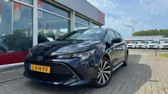 Blauw, metallic lak Gebruikt 2021 Toyota Corolla Business Edition Stationwagen | € 22.450 (Eerlijke prijs)