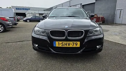 Zwart Gebruikt 2010 BMW 318 Executive Stationwagen | € 3.499 (Eerlijke prijs)