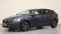 Gebruikt 2016 Volvo V40 Hatchback | € 13.900 (Eerlijke prijs)