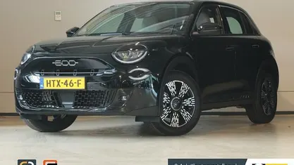 Zwart Nieuw 2025 Fiat 600 Urban SUV | € 29.900 (Eerlijke prijs)