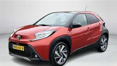 Rood Gebruikt 2022 Toyota Aygo Envy Hatchback | € 20.945 (Eerlijke prijs)
