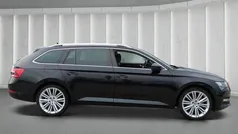 Zwart Gebruikt 2022 Skoda Superb Style Stationwagen | € 42.950