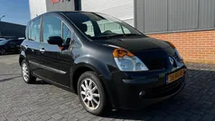 Zwart Gebruikt 2005 Renault Modus Dynamique MPV | € 1.350 (Eerlijke prijs)