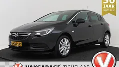 Zwart (metallic) Gebruikt 2018 Opel Astra Business Hatchback | € 8.899 (Eerlijke prijs)