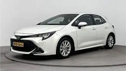 Wit Occasion 2024 Toyota Corolla Hybrid Active Hatchback | € 27.845 (Eerlijke prijs)