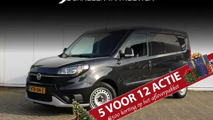 Zwart Gebruikt 2023 Fiat Doblò Trekking MPV | € 14.195 (Eerlijke prijs)