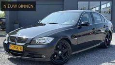 Zwart, metallic lak Gebruikt 2005 BMW 325 Comfort Edition Sedan | € 6.949 (Eerlijke prijs)