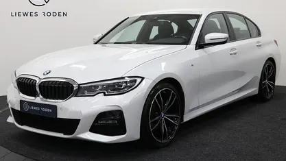 Wit Gebruikt 2019 BMW 320 Executive Sedan | € 29.950 (Eerlijke prijs)