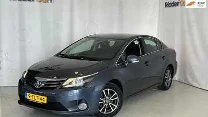 Blauw Gebruikt 2014 Toyota Avensis Business Edition Sedan | € 10.999 (Eerlijke prijs)