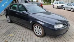 Zwart, metallic lak Gebruikt 2003 Alfa Romeo 166 Progression Sedan | € 1.999