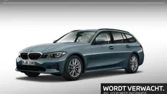 Blauw Gebruikt 2020 BMW 318 Executive Stationwagen | € 25.900 (Eerlijke prijs)