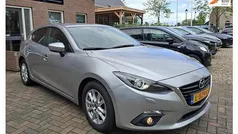 Grijs Gebruikt 2015 Mazda 3 Hatchback | € 11.950 (Eerlijke prijs)