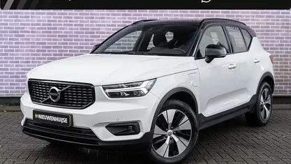 Wit Gebruikt 2021 Volvo XC40 R-Design SUV | € 28.394 (Eerlijke prijs)