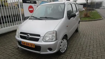 Occasion 2003 Opel Agila Essentia Hatchback | € 999 (Eerlijke prijs)