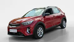 Rood Gebruikt 2021 Kia Stonic Play SUV | € 16.740 (Eerlijke prijs)