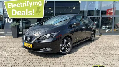 Zwart, metallic lak Gebruikt 2020 Nissan Leaf N-Connecta Hatchback | € 14.950 (Eerlijke prijs)