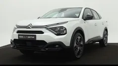 Wit Nieuw 2024 Citroën e-C4 Feel Sedan | € 28.945 (Super prijs)