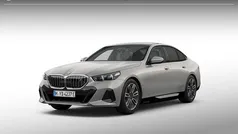 Oxidgrau metallic (grijs metallic) Nieuw 2025 BMW i5 M Sport Sedan | € 81.347 (Super prijs)