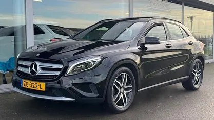 Zwart Gebruikt 2015 Mercedes GLA180 Ambition SUV | € 17.750 (Eerlijke prijs)