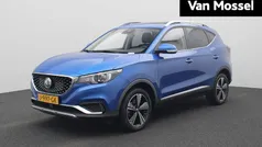 Blauw Gebruikt 2020 MG ZS Luxury Sedan | € 13.999 (Eerlijke prijs)