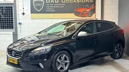 Zwart Occasion 2015 Volvo V40 R-Design Hatchback | € 7.950 (Eerlijke prijs)