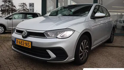 Grijs Occasion 2024 VW Polo Life Hatchback | € 24.895 (Eerlijke prijs)