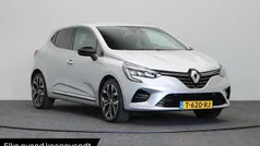 Grijs Gebruikt 2022 Renault Clio V Techno Hatchback | € 17.440 (Eerlijke prijs)