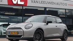 Grijs Nieuw 2025 Mini Cooper Essential Hatchback | € 25.498 (Super prijs)