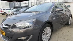 Grijs Gebruikt 2012 Opel Astra Cosmo Sedan | € 7.450 (Eerlijke prijs)